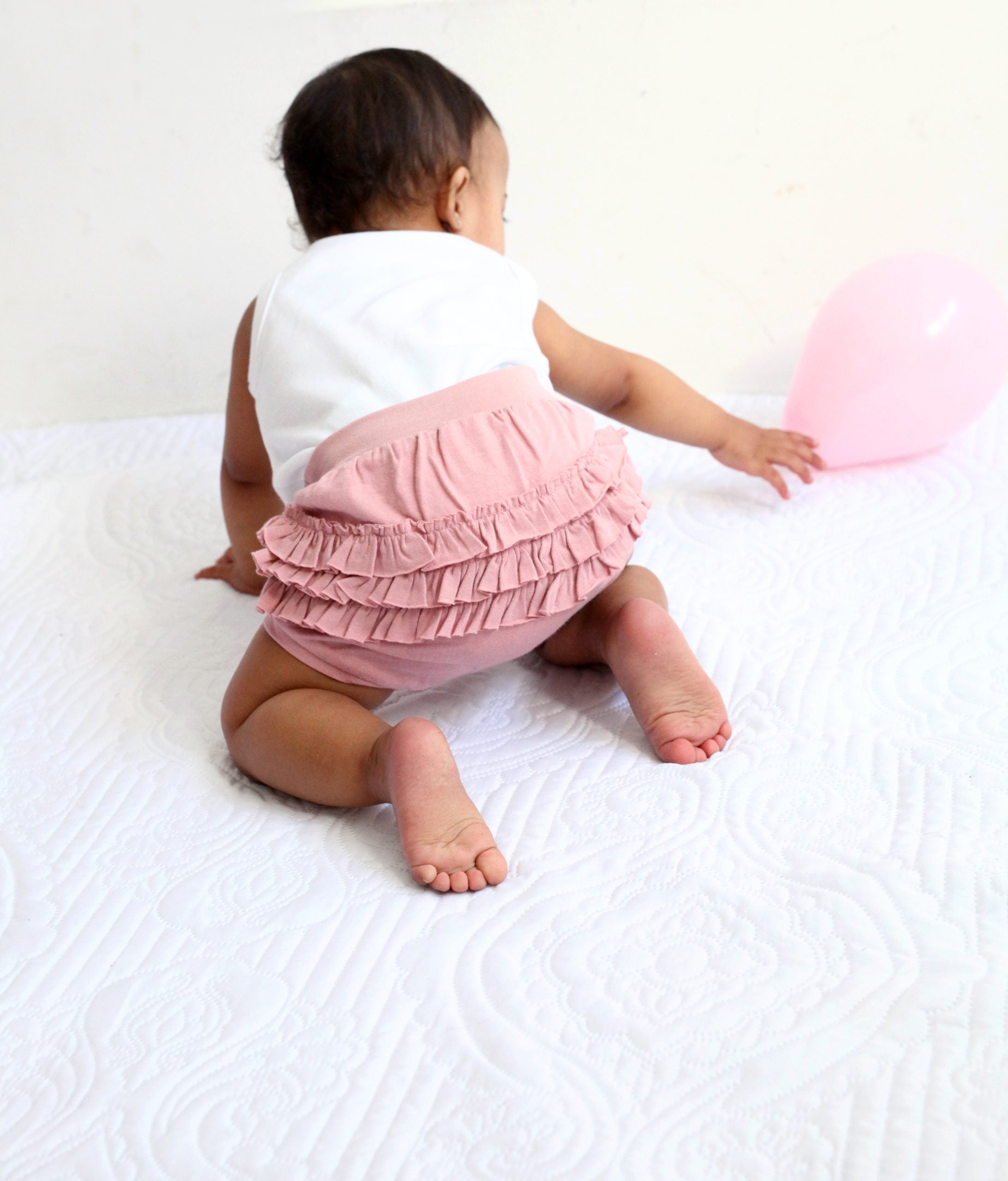 Dusty pink bum short with frills